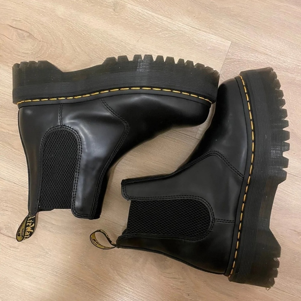 Dr. Marten 2976 Platform chelsea boots